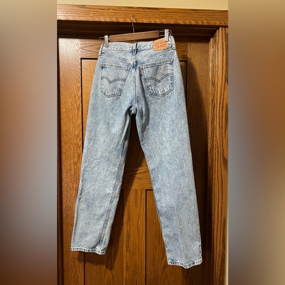Levi's Light Blue Straight Leg Jeans - Picture 2 of 5